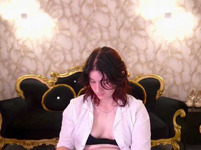 ZlataSky live cam on BongaCams