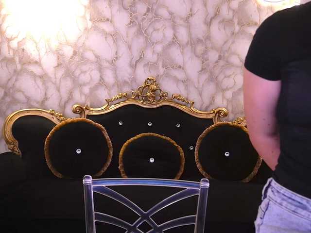 ZlataSky live cam on BongaCams