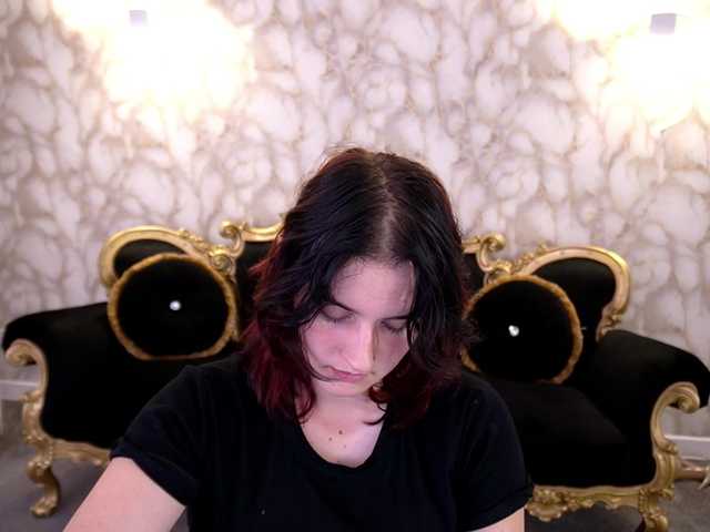 ZlataSky live cam on BongaCams