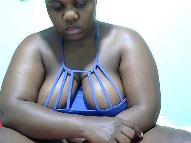 HotpussyF live cam on BongaCams