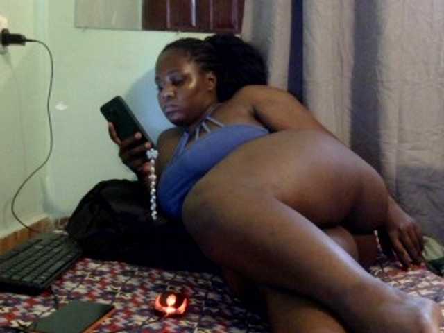 HotpussyF live cam on BongaCams