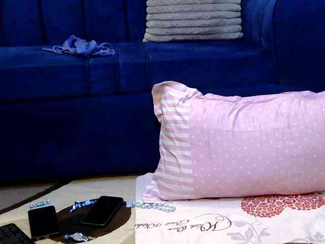 HotpussyF webcam