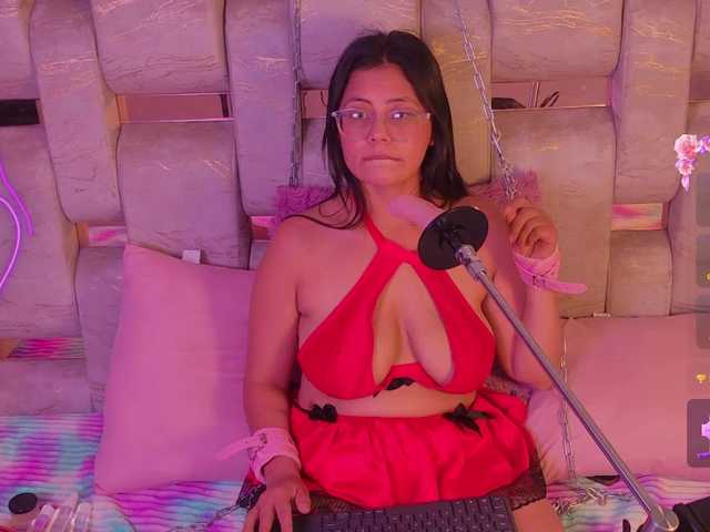 Natalievalvet live cam on BongaCams