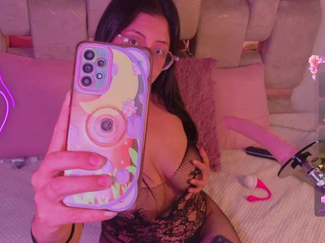 Natalievalvet live cam on BongaCams