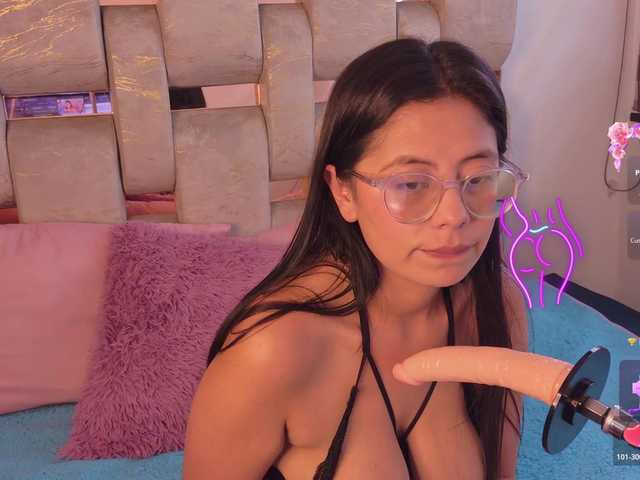 Natalievalvet live cam on BongaCams