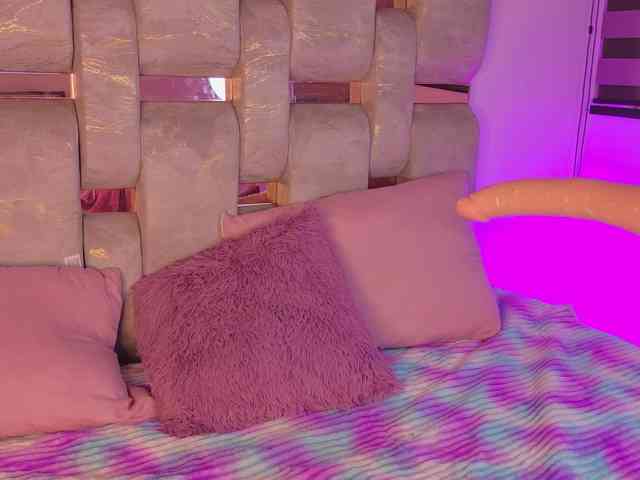 Natalievalvet webcam