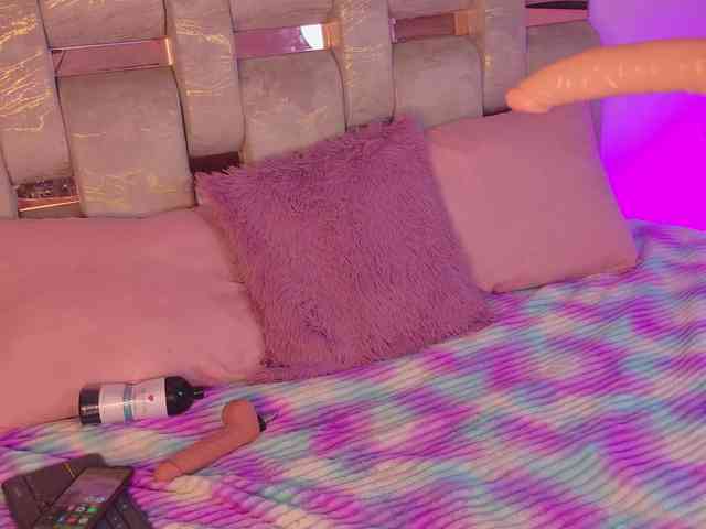 Natalievalvet webcam
