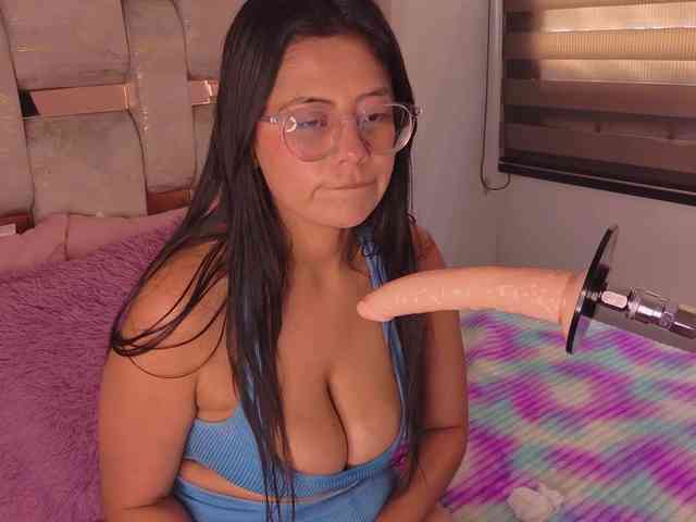 Natalievalvet webcam