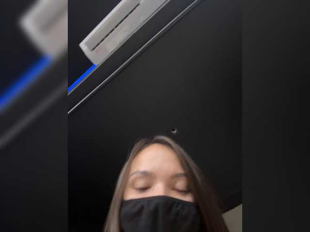 Vika-18, en directo ahora en BongaCams
