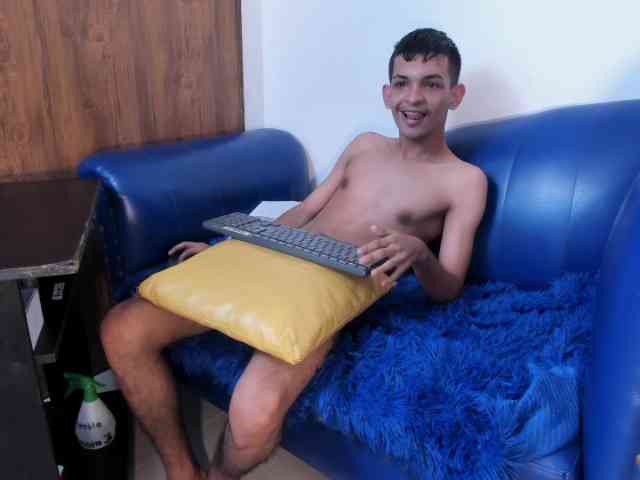 littlecum18 littlecum18