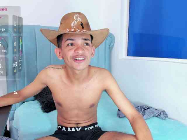 littlecum18 littlecum18