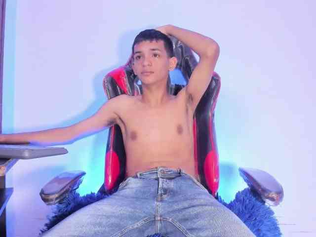 littlecum18 littlecum18