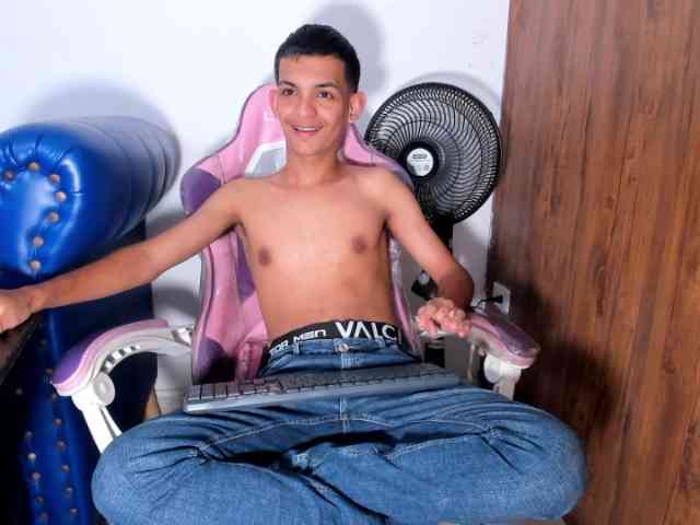 littlecum18