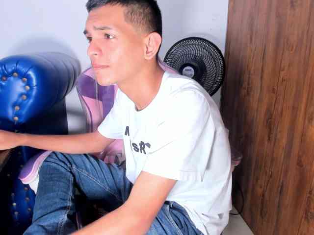 littlecum18