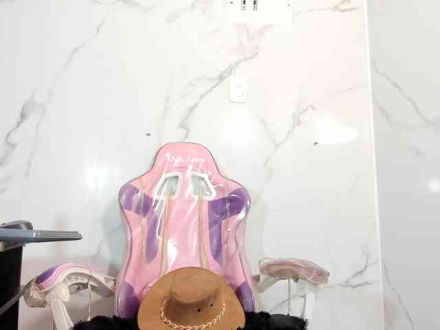 littlecum18