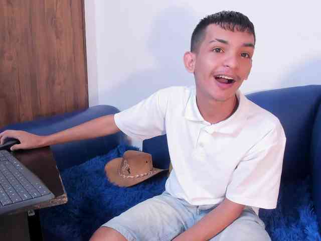 littlecum18 littlecum18