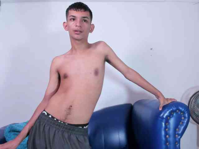 littlecum18 littlecum18