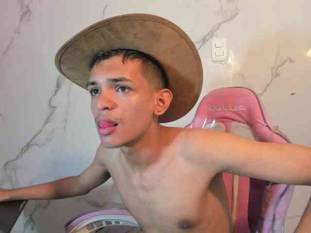 littlecum18