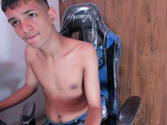 littlecum18