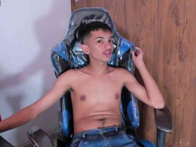littlecum18