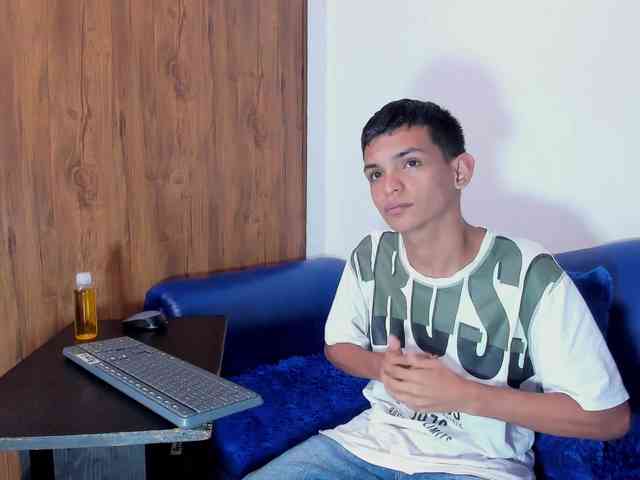 littlecum18