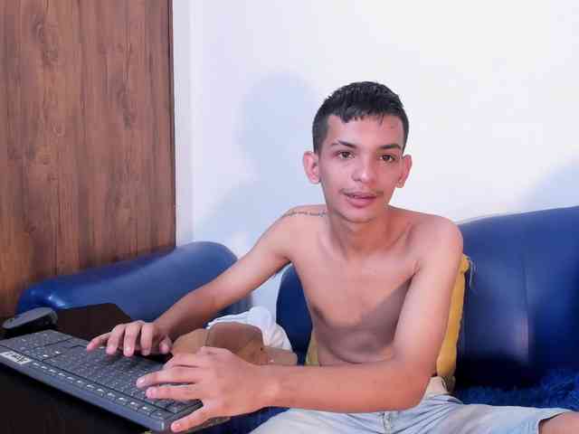 littlecum18 littlecum18