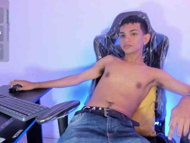 littlecum18