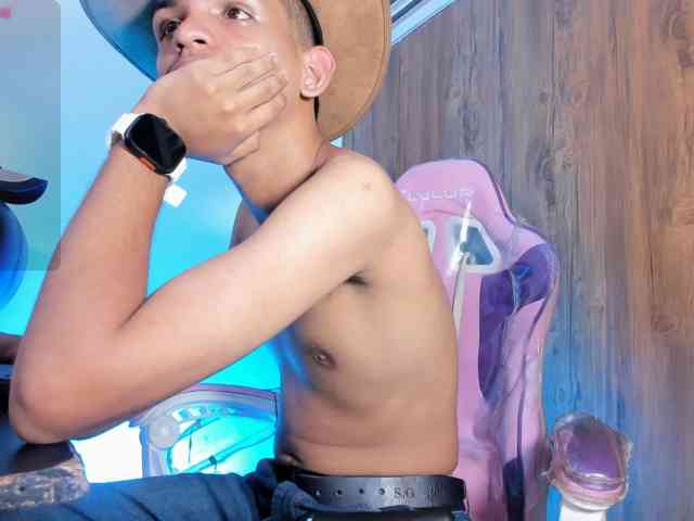 littlecum18 littlecum18