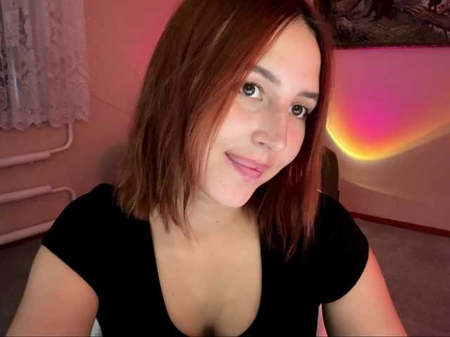 Loozzyy live cam on BongaCams