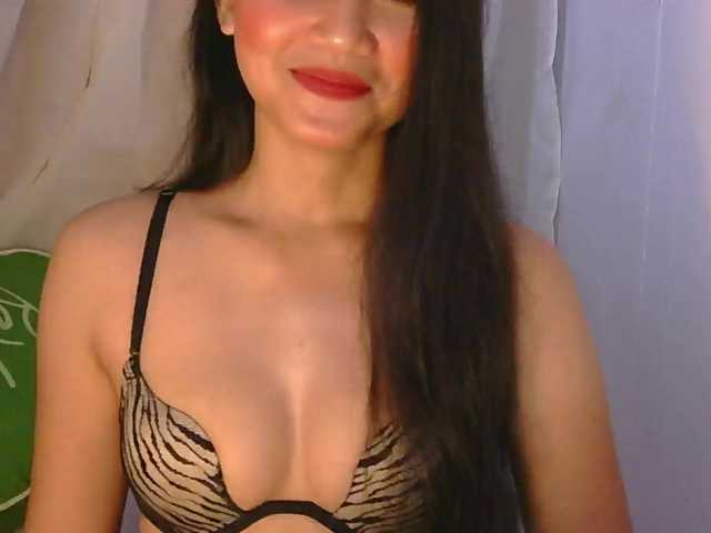 Enchantes24 live cam on BongaCams