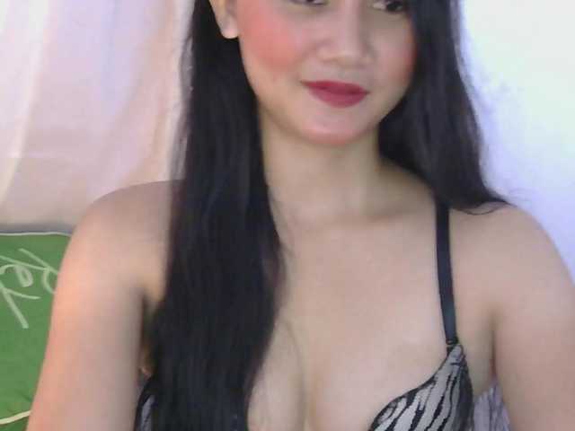 Enchantes24 live cam on BongaCams