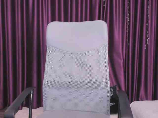 RileyNox webcam