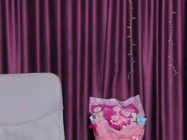 RileyNox webcam