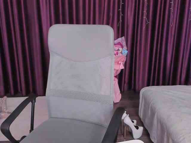 RileyNox webcam