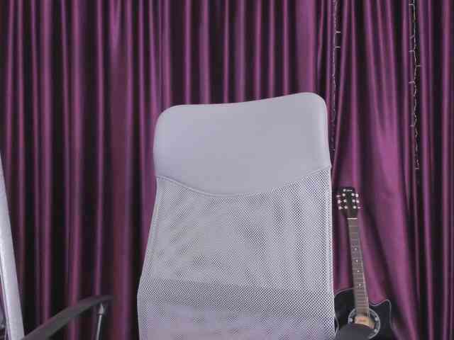 RileyNox webcam