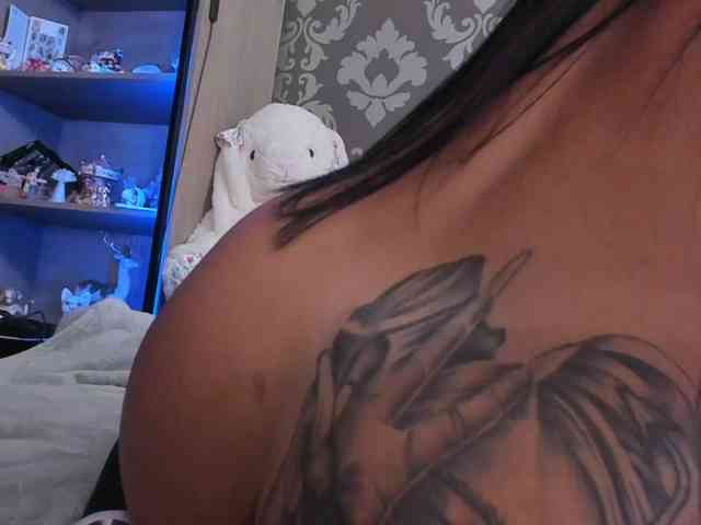 RileyNox webcam