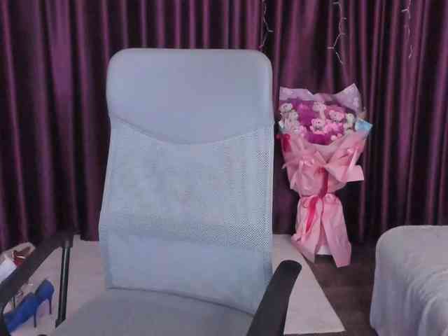 RileyNox webcam