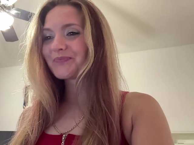 Energylovee live cam on BongaCams