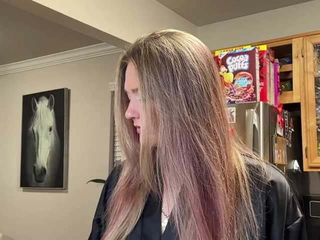 Energylovee live cam on BongaCams