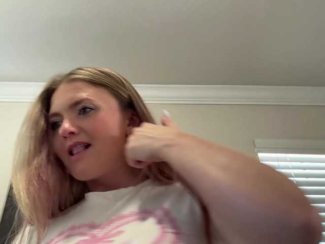 Energylovee live cam on BongaCams