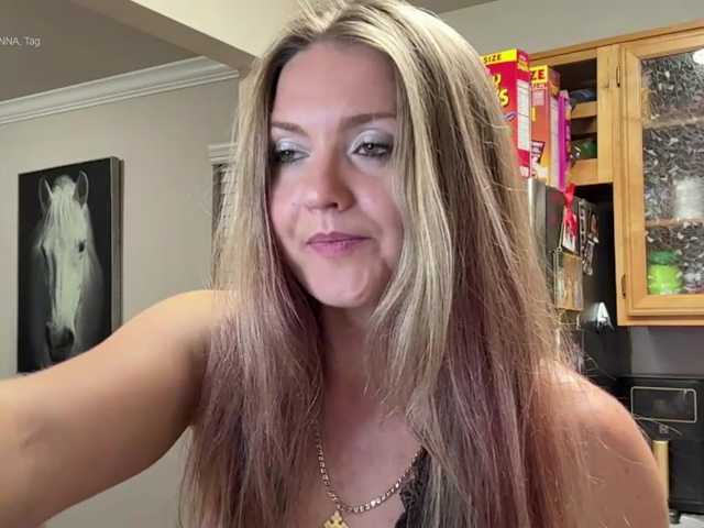 Energylovee live cam on BongaCams