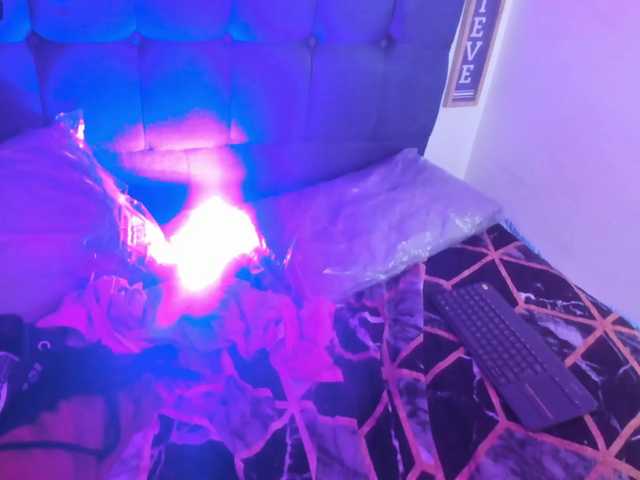 Sasha-wish live cam on BongaCams