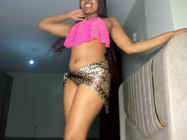 Sexy-Mia live cam on BongaCams