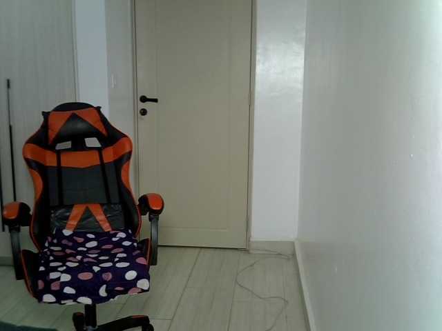 Dinah-6 live cam on BongaCams