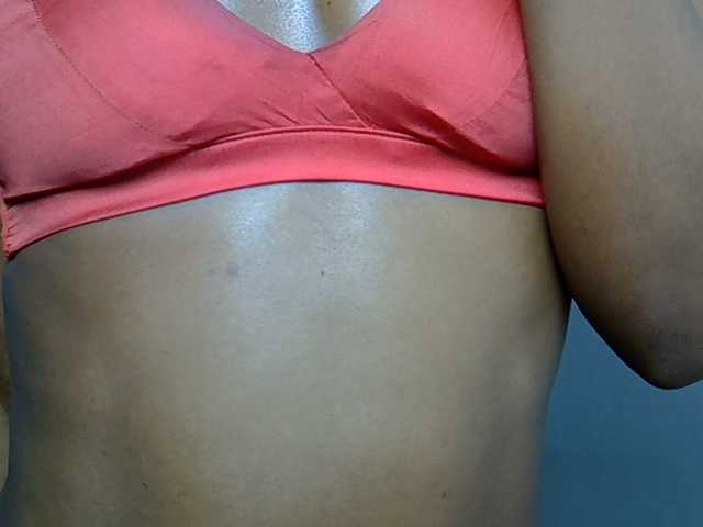 Dinah-6, en vivo ahora en BongaCams