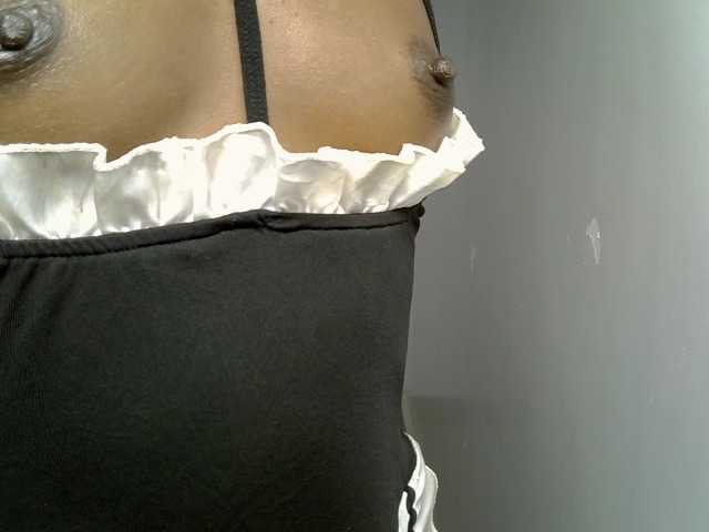 Dinah-6 live cam on BongaCams