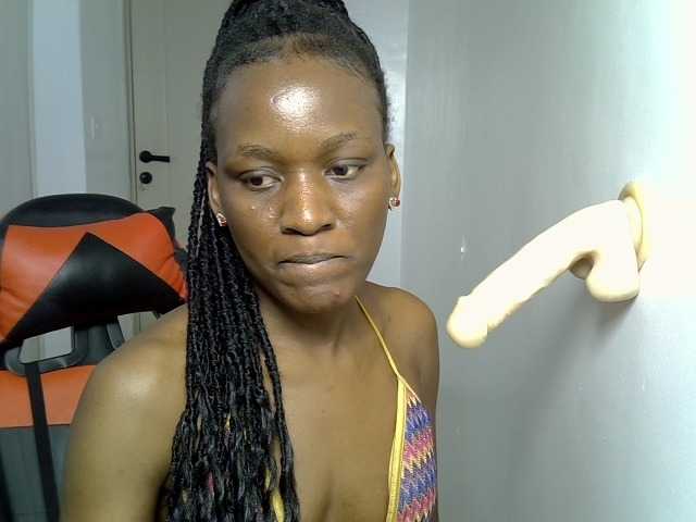 Dinah-6 live cam preview