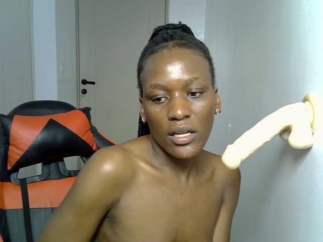 Dinah-6 live cam preview