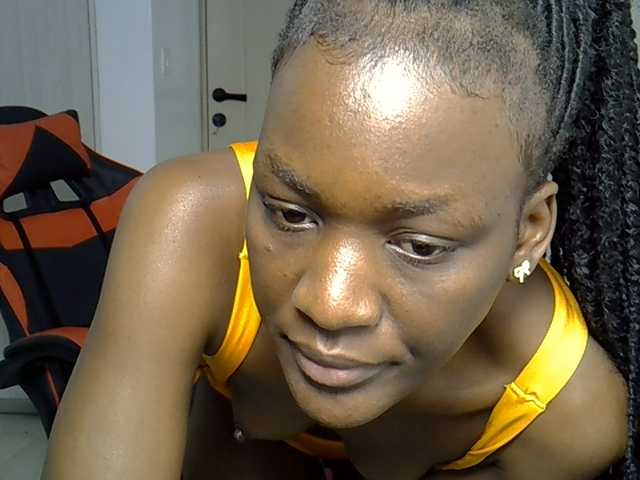 Dinah-6 live cam