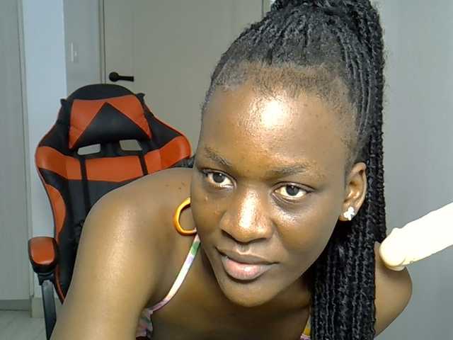 Dinah-6 live cam